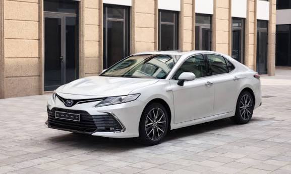 Toyota Camry 4 Chỗ